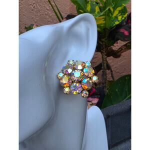 Vintage Weiss Aurora Borealis AB Dome Rhinestone Clip On Earrings